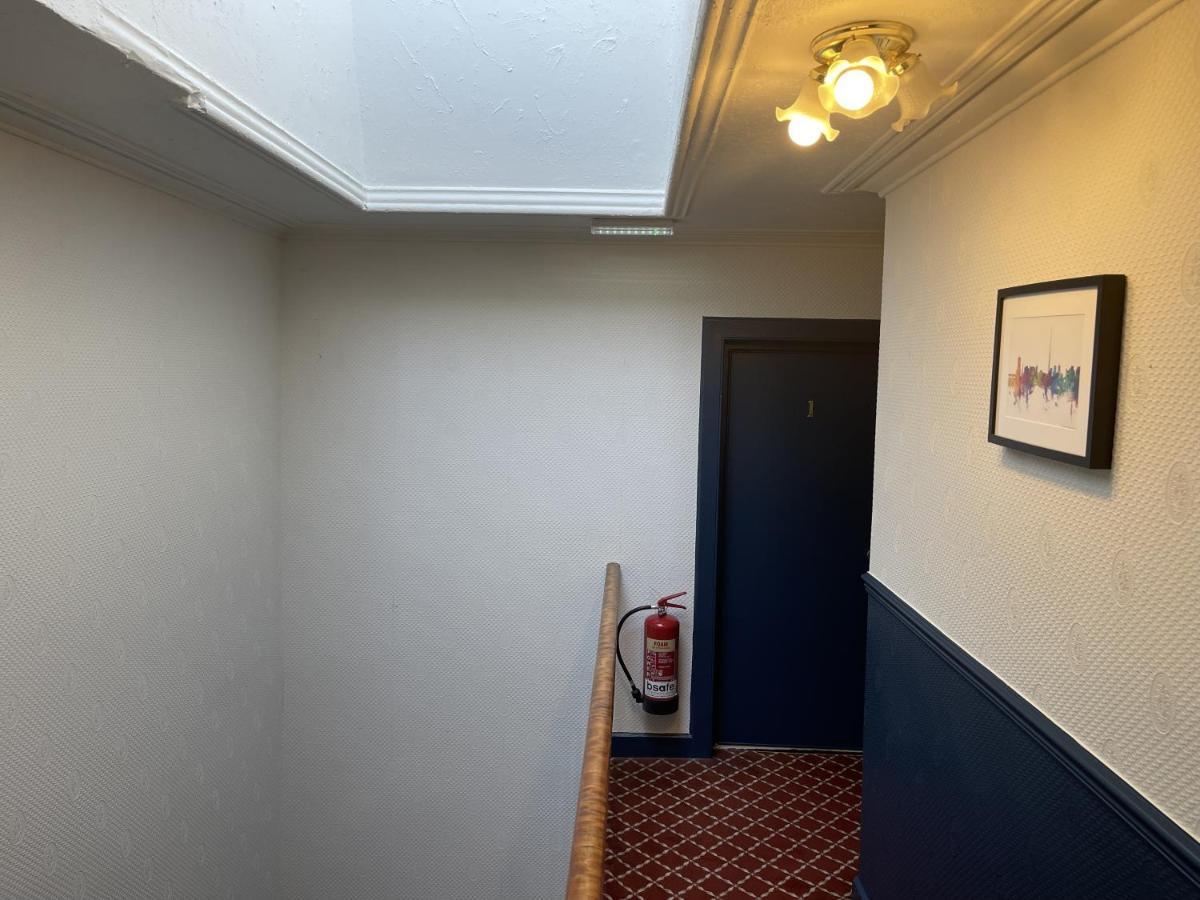 The Kingsview Townhouse - Boutique Hostel Edinburgh Exterior photo