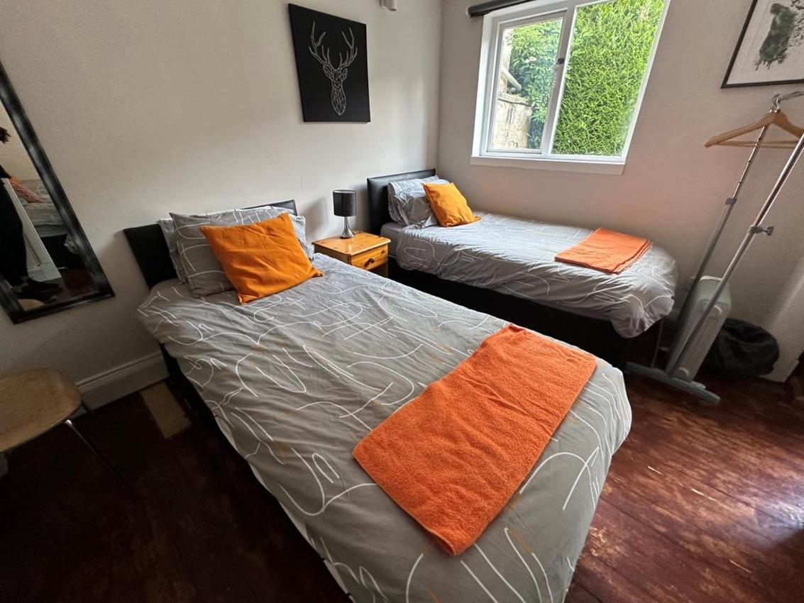 The Kingsview Townhouse - Boutique Hostel Edinburgh Exterior photo